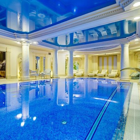 Palacyk Otrebusy Business & Spa Екстериор снимка