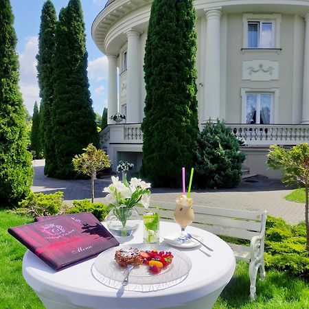 Palacyk Otrebusy Business & Spa Екстериор снимка