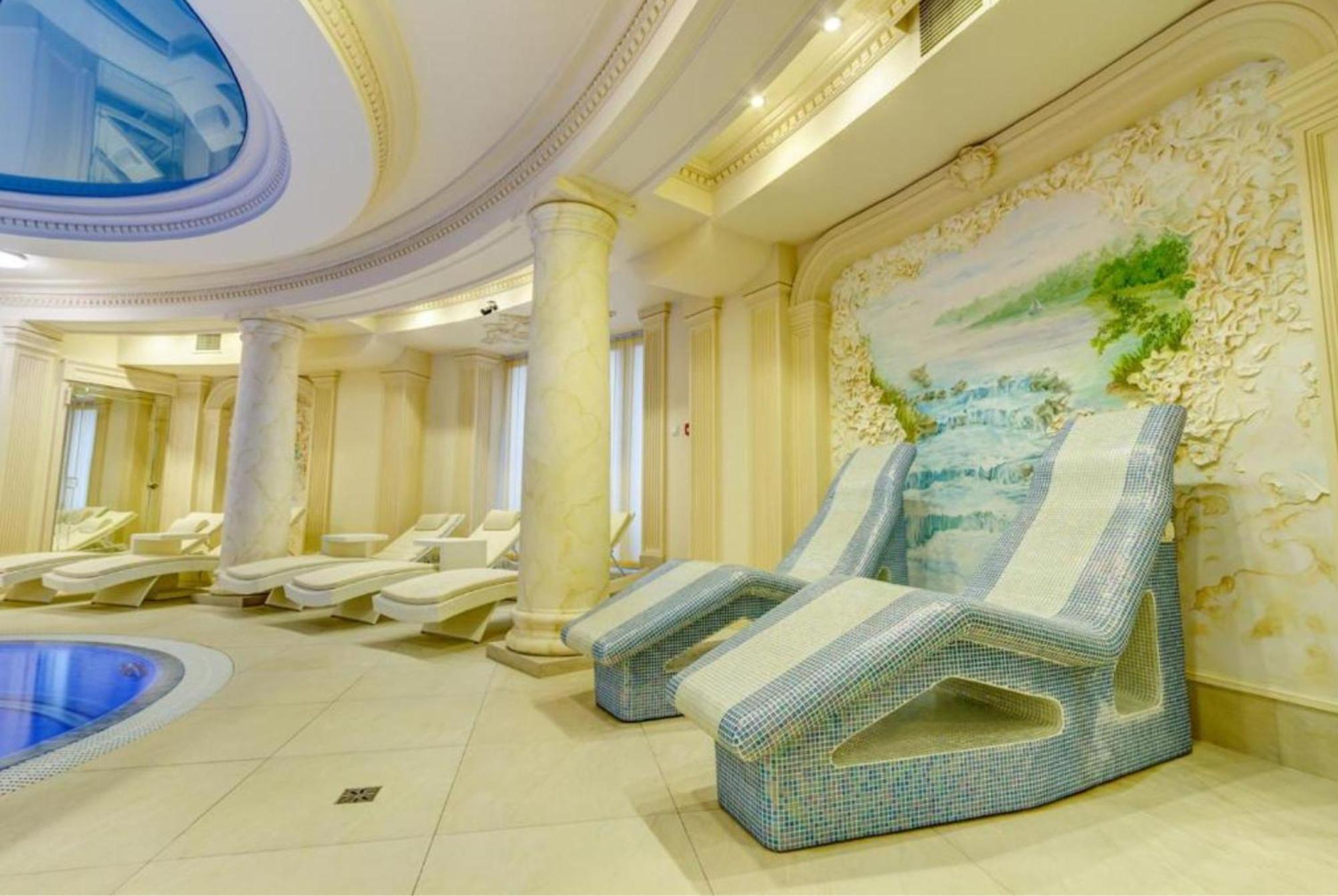 Palacyk Otrebusy Business & Spa Екстериор снимка